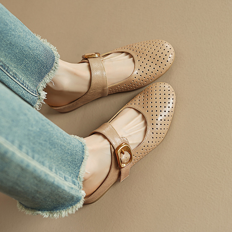 Women's Leather Slippers with Metal Decoration Low Heel Spring 2025