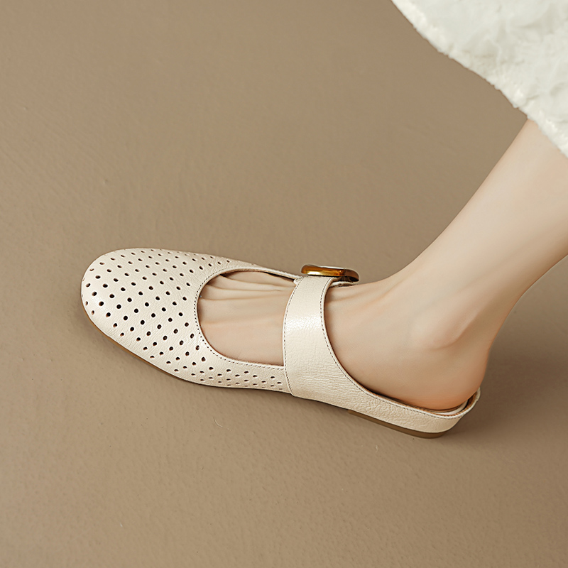 Women's Leather Slippers with Metal Decoration Low Heel Spring 2025