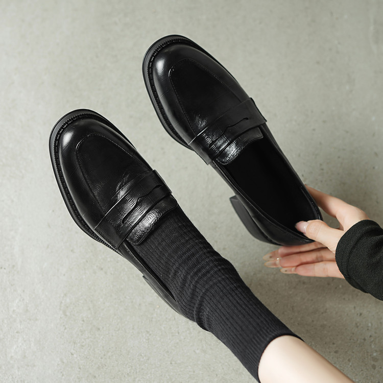 Women's Black Leather Loafers with Mid Heel and Round Toe