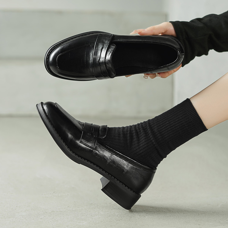 Women's Black Leather Loafers with Mid Heel and Round Toe